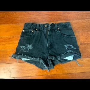 LEVI's Black distressed shorts